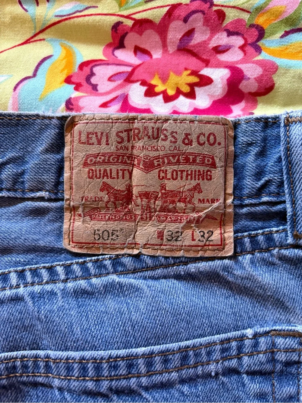 Levi's 505 Blue Regular Straight Medium Wash Blank Tab Jeans 32 x 32 Y2K 90s